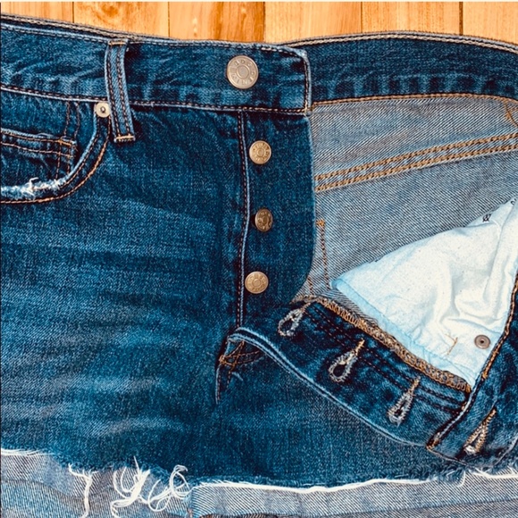 Urban Outfitters BDG Mid Rise Cut Off Jean Shorts - Picture 6 of 7